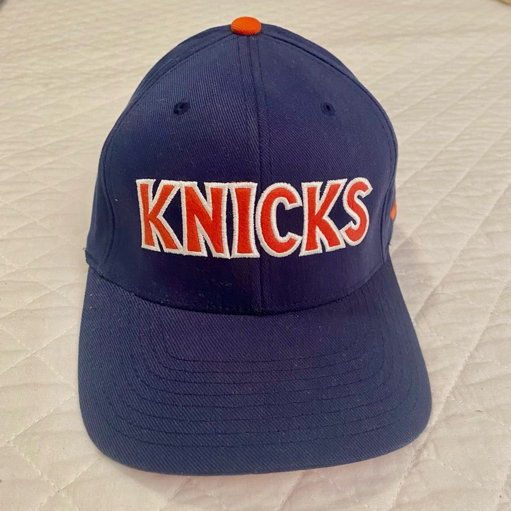 New York KNICKS, NIKE Official NBA Cap, Flex Fit, Size 78R, Nike logo on side.